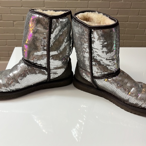 Silver sparkly Ugg boots size 8 - Picture 6 of 8
